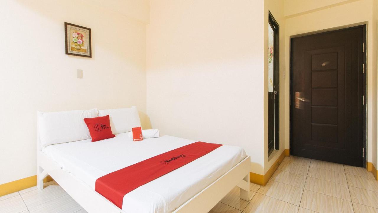 Reddoorz @ Golden Skye Hotel Guagua Exterior photo
